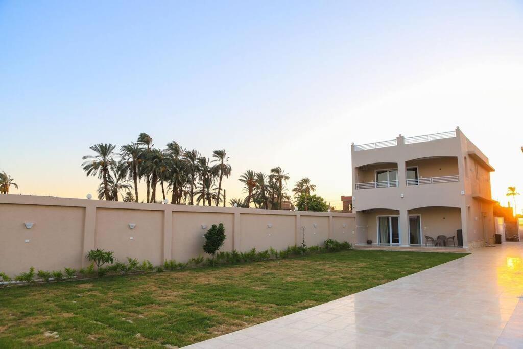 Royal Nile Villa - Nile View Apartment 1 ルクソール エクステリア 写真