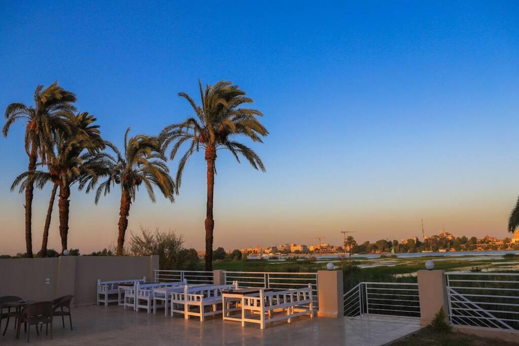 Royal Nile Villa - Nile View Apartment 1 ルクソール エクステリア 写真