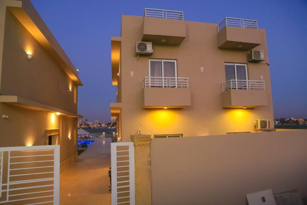 Royal Nile Villa - Nile View Apartment 1 ルクソール エクステリア 写真